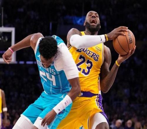 曼联,埃弗顿,费两球助卡,博鱼体育,博鱼体育官网,H5博鱼体育官网,博鱼体育官网玩家首选